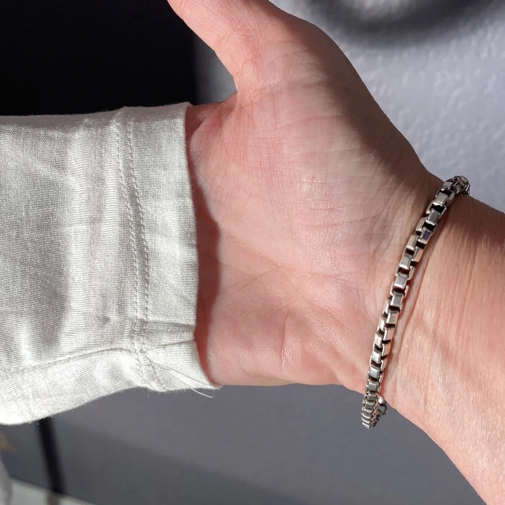 ROCK & REPUBLIC - tee: asymmetric thin rayon l/s w embellished studded neck - L - Picture 14 of 16